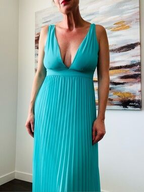 LULUS Ciao Ciao Bella Aqua Blue Pleated Deep V-Neck Maxi Dress Medium